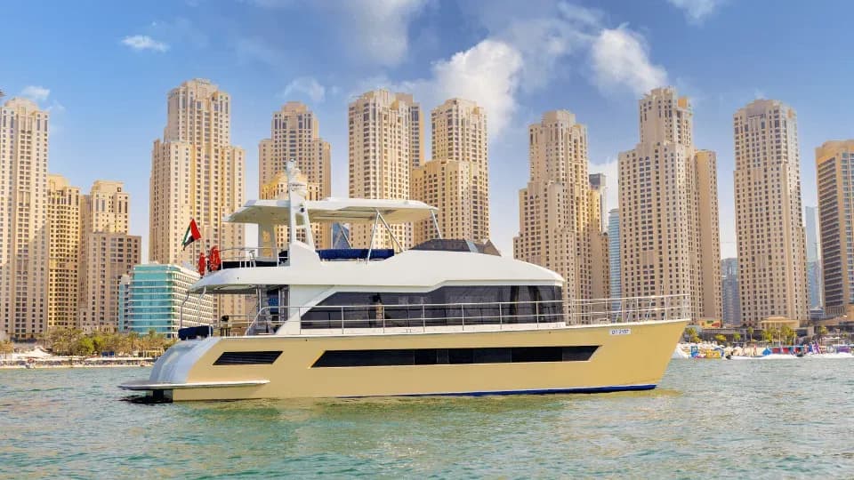 2 Hour Yacht Tour in Dubai Marina with Breakfast or BBQ - Image 1