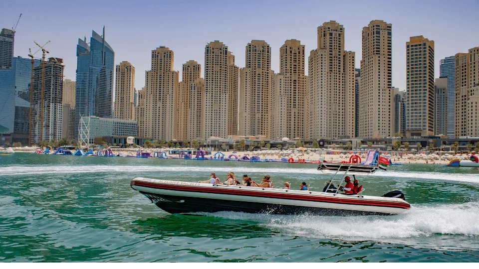 90 Mins Guided Sightseeing Boat Tour - Image 1
